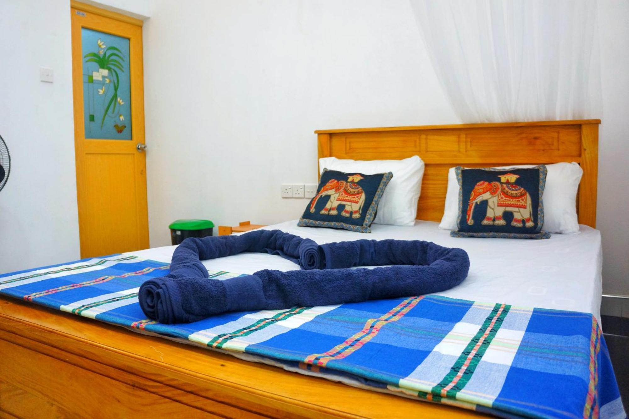 Lily'S Garden Resort Сигирия Екстериор снимка